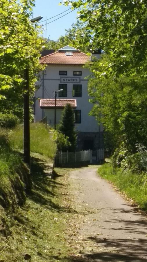 Castro Urdiales - La Vieja Estacion - Cerca De Bilbao Pensionat Eksteriør billede